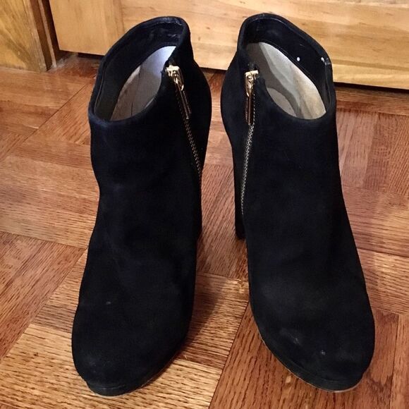 Michael Kors suede zip up ankle booties - Picture 5 of 6